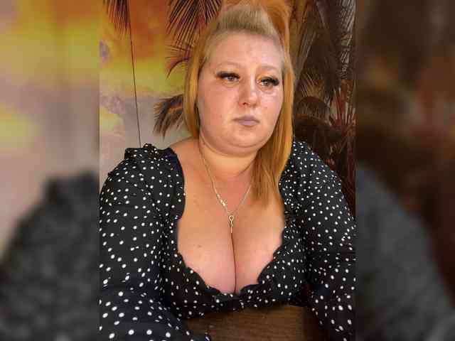 Miss-Tits2025 webcam