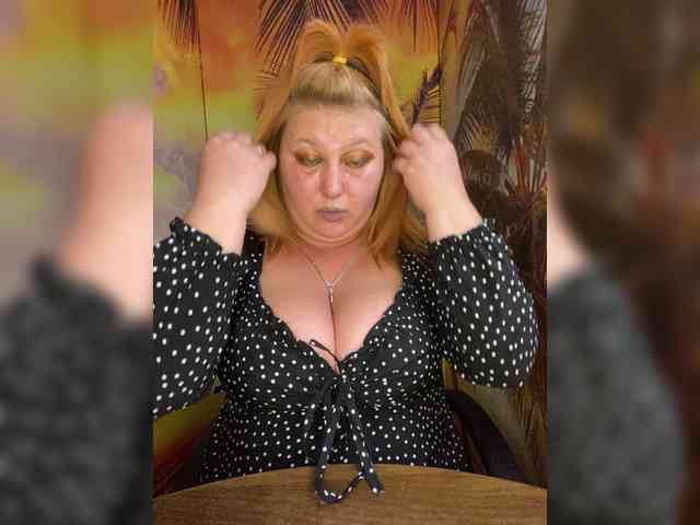 Miss-Tits2025 webcam