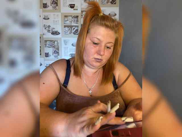 Miss-Tits2025 webcam