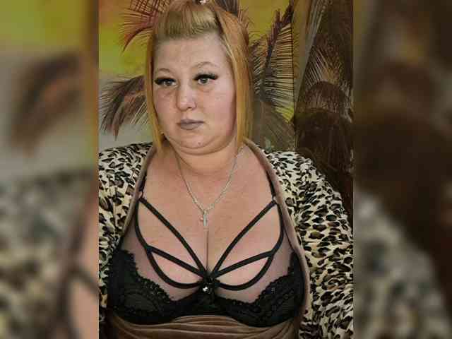 Miss-Tits2025 webcam