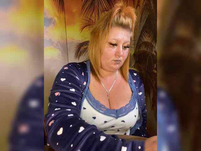 Miss-Tits2025 webcam