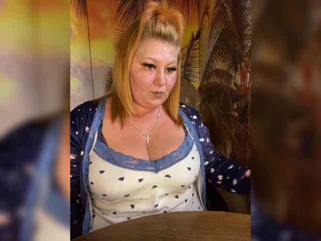 Miss-Tits2025 webcam