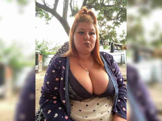 Miss-Tits2025 webcam