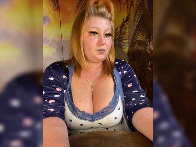 Miss-Tits2025 webcam