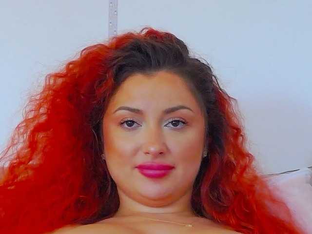 AlexaMills live cam on BongaCams
