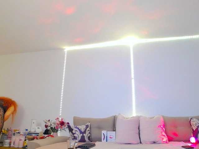 AlexaMills live cam on BongaCams