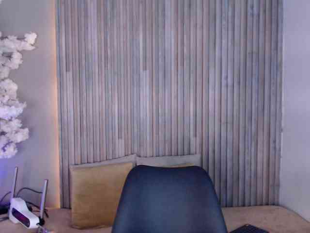 Hillary-hott webcam