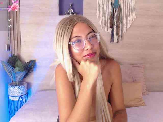 Hillary-hott webcam
