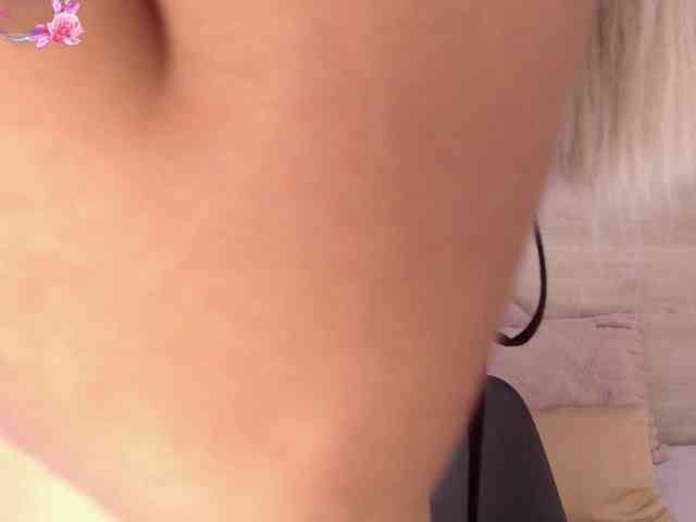 Hillary-hott webcam