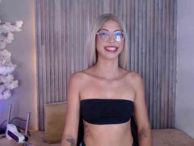 Hillary-hott webcam