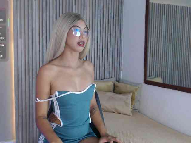 Hillary-hott webcam