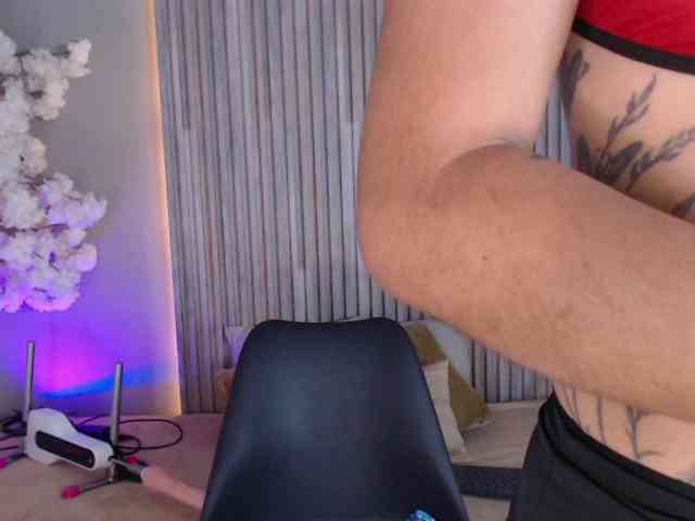 Hillary-hott webcam