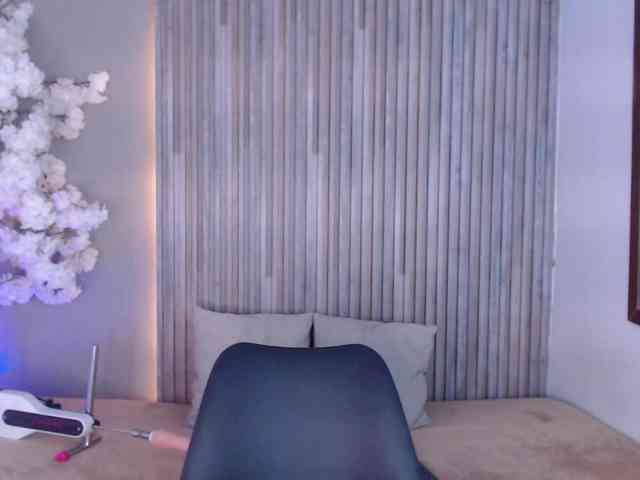 Hillary-hott webcam