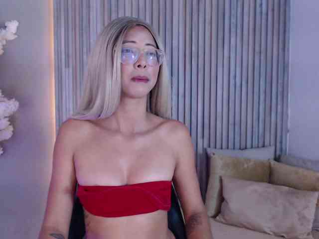 Hillary-hott webcam