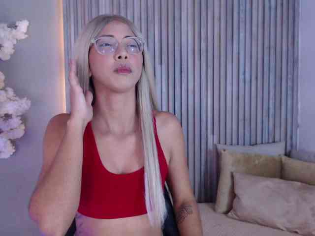 Hillary-hott webcam