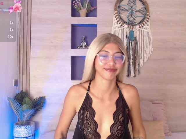Hillary-hott webcam