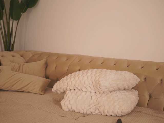 GiaInked live cam preview