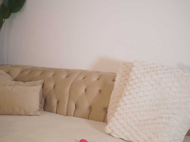 GiaInked live cam on BongaCams
