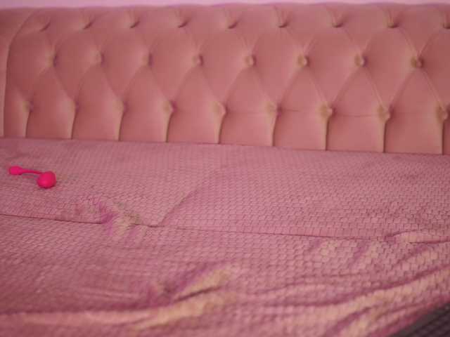 GiaInked live webcam show