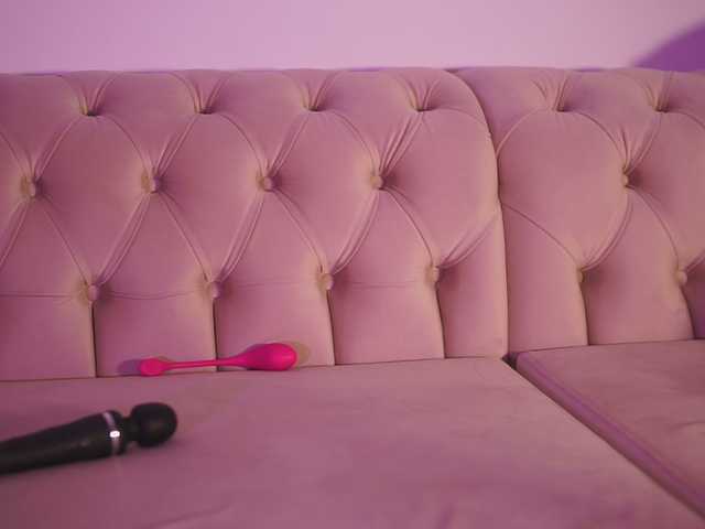 GiaInked live cam on BongaCams