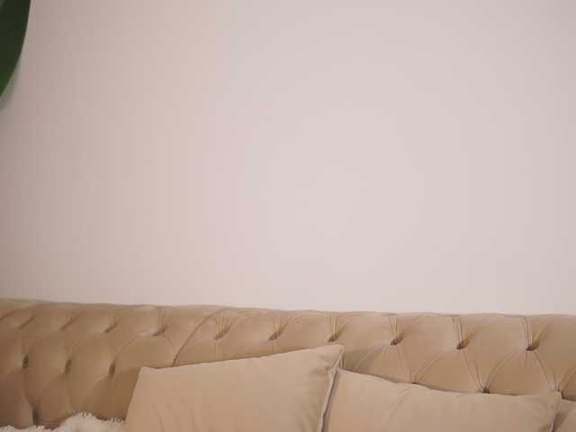 GiaInked live cam preview