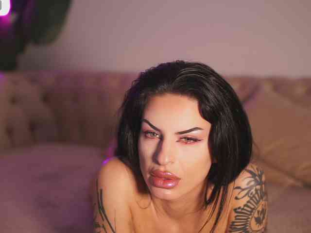 GiaInked Live Webcam on BongaCams