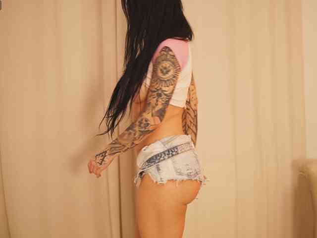 Model: GiaInked