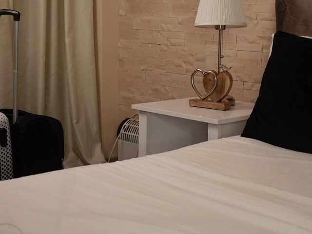 FeliciaKrige live cam on BongaCams