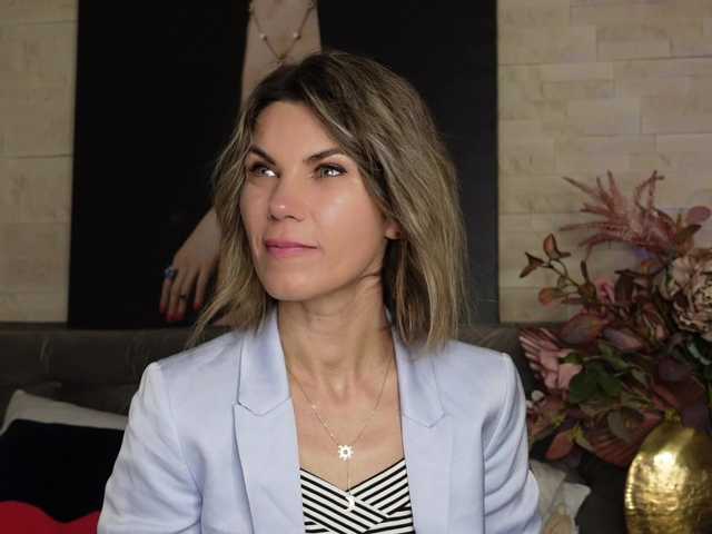 le modèle FeliciaKrige est en webcam porno dans un show sur le site bongacams, il possède les tags suivants: White/Caucasian,Blonde,Shaved