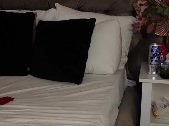 FeliciaKrige live cam on BongaCams