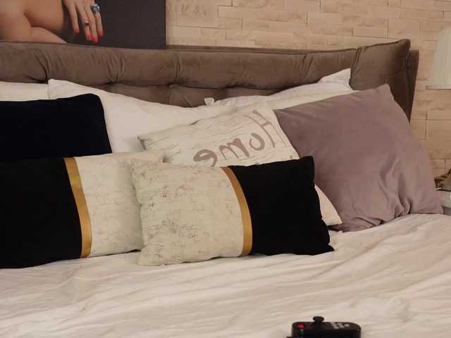 FeliciaKrige live cam on BongaCams