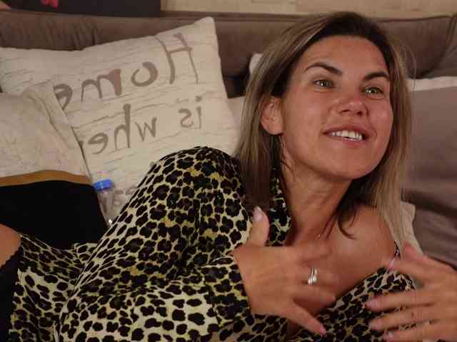 FeliciaKrige webcam