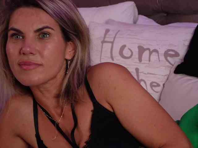 FeliciaKrige webcam