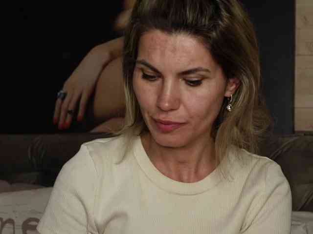 FeliciaKrige webcam