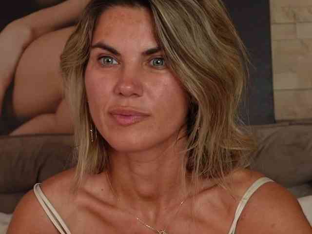 FeliciaKrige webcam