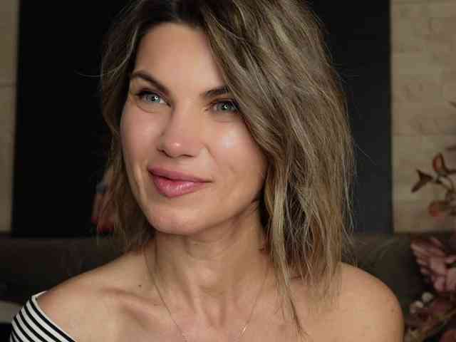 FeliciaKrige webcam