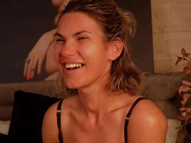 FeliciaKrige webcam