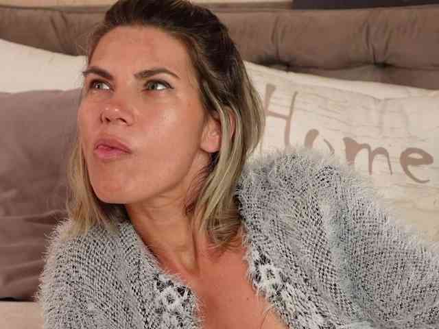 FeliciaKrige webcam