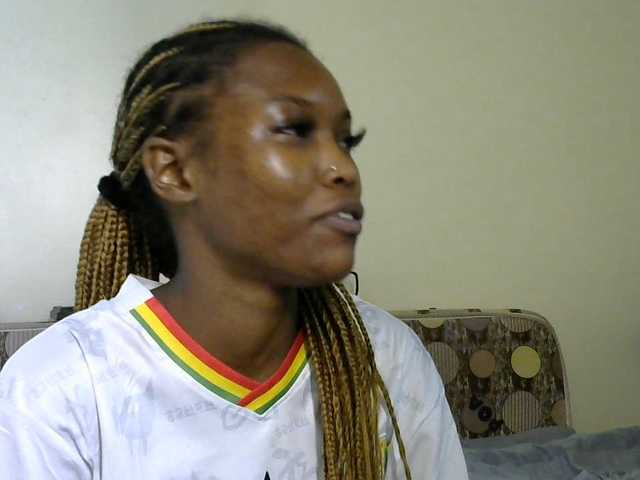 sumeyhia live cam on BongaCams