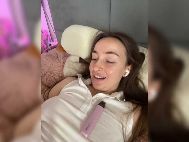 ChloeMeow live webcam show