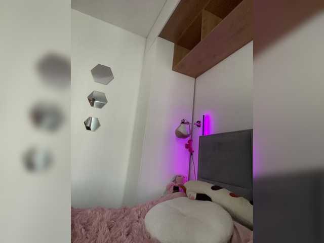 ChloeMeow live webcam show