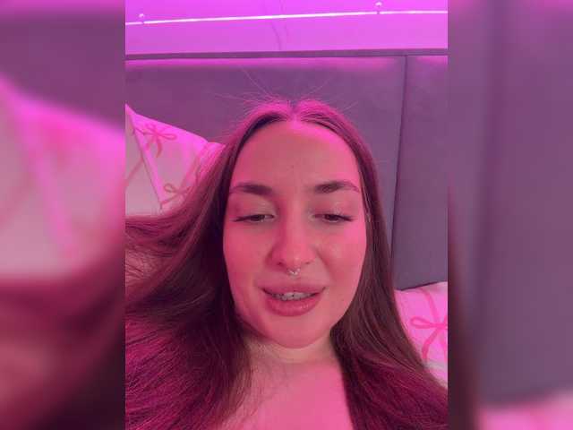 ChloeMeow live cam