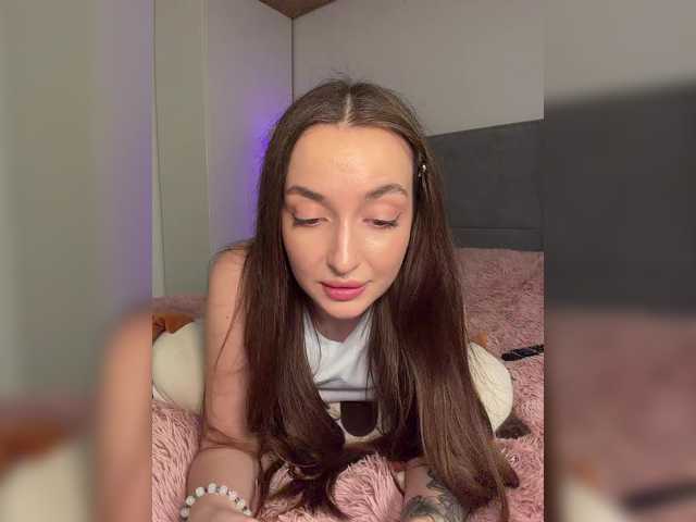 ChloeMeow live cam