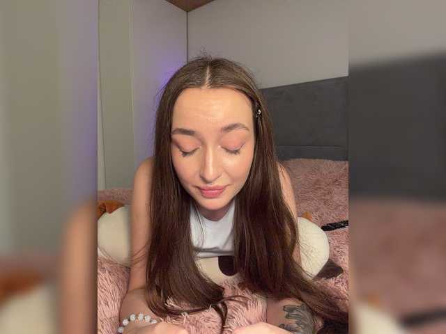 ChloeMeow live webcam show