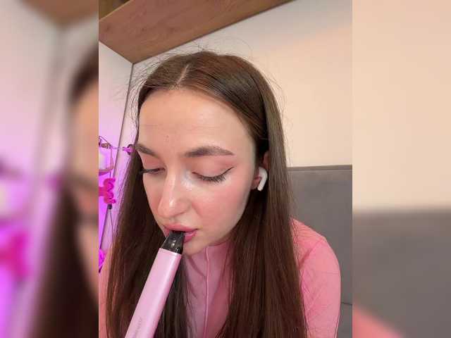 ChloeMeow live webcam show