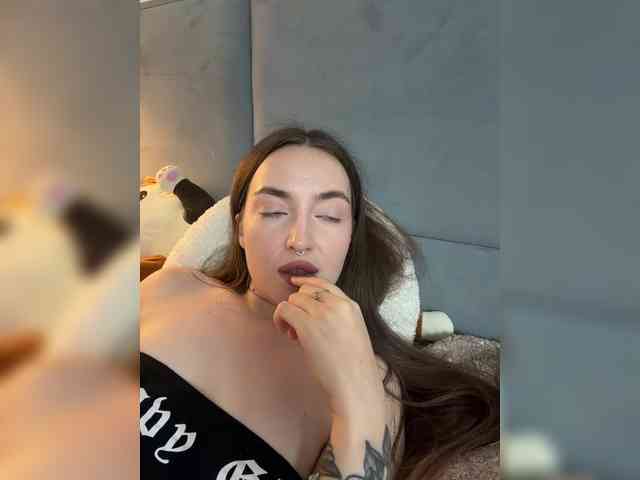 ChloeMeow webcam