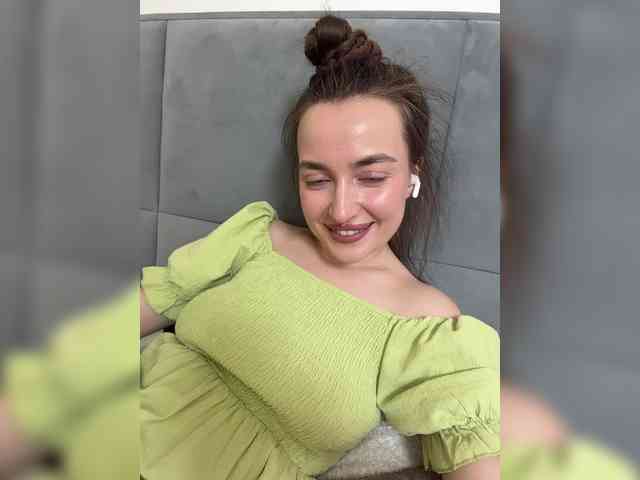 ChloeMeow webcam