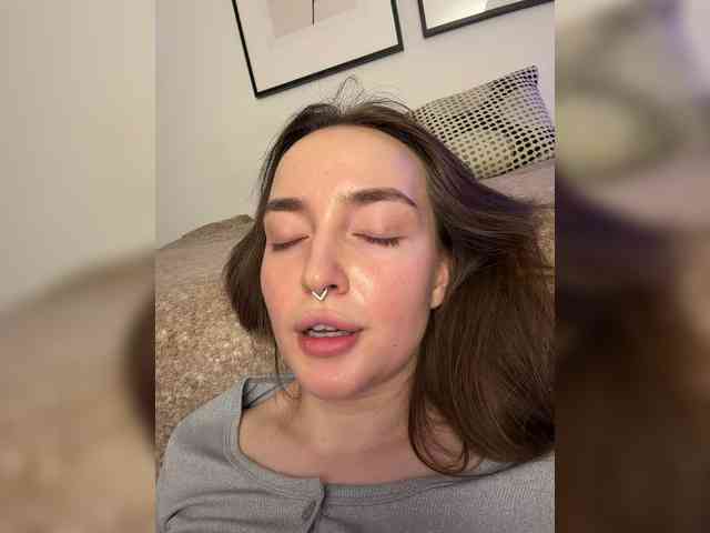 ChloeMeow webcam