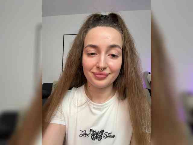 ChloeMeow webcam