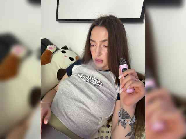 ChloeMeow webcam